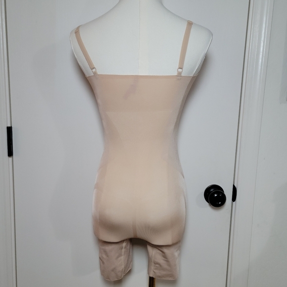 SPANX Oncore Tummy Control Mid-Thigh Bodysuit Shapewear Size Medium - Picture 6 of 12